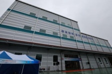 완도군, 미역 등 친환경 전복 먹이 공장 준공…하루 1,500포 생산