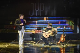하이브  음악 축제 ‘위버스콘 페스티벌’…온오프라인서 4만 관객 즐겨