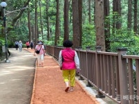 부산시설공단, 걸을수록 행복해지는 어싱 구)대신공원 맨발 황톳길 조성