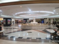 부산시설공단, 지하도상가 중앙몰 분수대 쉼터서 금요일 오후마다 ‘분수 도서관’ 연다