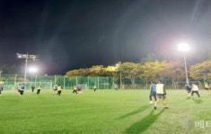 국립부경대생들, 4년째 지역 보호 청소년들과 축구 교류