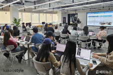 카카오스타일, KOTITI시험연구원과 손잡고 임직원 대상 섬유 품질 특강 진행