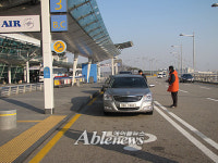 인천국제공항 출국장 입구부터 장애인 불편