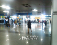 수동휠체어 타고 대전역에 가봤더니…