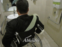 【장애인】“국회 장애인편의시설 형편없어 깜짝 놀라”