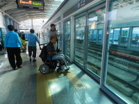 장애인 - 기본 무시한 부산∼김해 경전철 역사