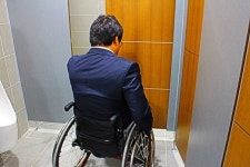 충남도청 신청사 장애인화장실 개선해야