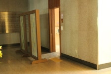장애인 이용 힘든 공주시청 ‘장애인화장실’