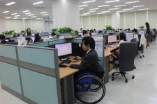 장애인표준사업장의 미흡한 장애인화장실