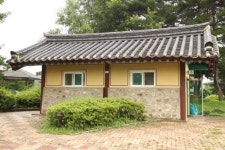 충주 중앙탑공원 장애인 편의 ‘실종’