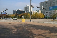 안산 농협사거리 사고 위험 볼라드 ‘수두룩’
