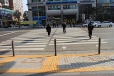수원시 횡단보도 볼라드 설치 이래서야
