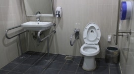 휠체어장애인 목숨 건 횡단 없어진 KTX익산역