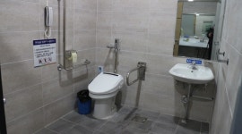 김제시장애인체육관 장애인 편의 ‘흑과 백’