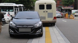구로구청 점자블록 위 주차 차량 ‘수두룩’