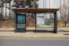 점자블록 위 다산공원 버스정류장 이래서야