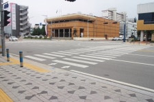 횡단보도·인도, 볼라드·점자블록 설치 이렇게만