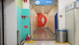 홈플러스 화성향남점, 점자블록 위 쓰레기통 이래서야
