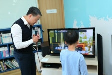 박능후 장관 장애인시설 체험, 장애계 ‘분노’