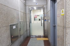 열악한 장애인화장실 힘겨운 장애인