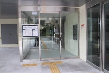 이상한 서귀포시장애인회관 화재 대피 경사로
