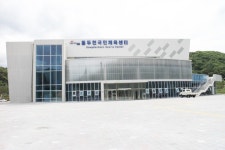 개관한 동두천국민체육센터 장애인 편의 부족