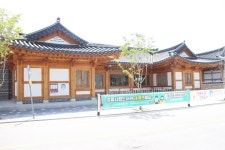 익산 한옥금마도서관 장애인편의 개선 필요