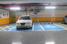 고리울동굴시장 공영주차장 장애인 편의 2% 부족