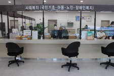 성포동행정복지센터 장애인 편의 일부 미흡