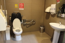 에이플러스양지병원 화장실 장애인 편의 일부 미흡