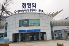 휠체어 대변기 접근 힘든 청평역 장애인화장실