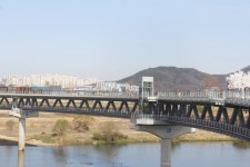 장애인 이용 힘든 세종시 금강보행교 현실