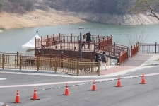 ‘옥순봉 출렁다리’ 화장실 등 장애인 이용 편할까?