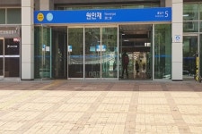 점자블록 없는 원인재역 남녀비장애인화장실