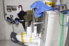 성남고용노동지청 장애인화장실 창고로 사용