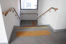 구로구 개봉2동주민센터 장애인 편의 2% 부족