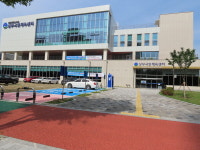 일부 아쉬운 장애물 없는 상무국민체육센터 장애인 편의