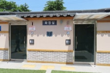 군산 나포면 금강자전거길 공중화장실 장애인 편의 미흡