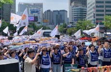 "서울 발달장애 가정에 미래는 없다" 부모들 거리로 대표 이미지