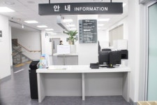 아쉬운 장애물 없는 강북구 수유보건지소 장애인 편의