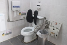 장애인 이용 불편 천안야구장 3‧4동 공중화장실 이래서야