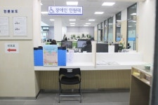 장애물 없는 중랑구 묵2동문화체육복합센터 장애인 편의 점검