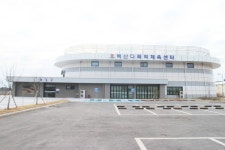 장애물 없는 부안군 백산다목적체육센터 장애인 이용 편할까?