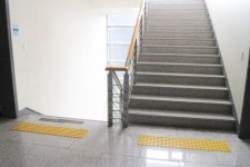 리모델링 후 재개관한 용인포은아트홀 장애인 편의 부족 이용 불편