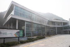 장애물 없는 강원도 정선군립도서관 장애인 편의 점검