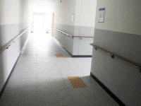 장애물 없는 괴산반다비국민체육센터 장애인 편의 일부 부족