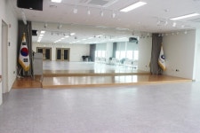 장애물 없는 서울 영등포구 신길6동주민센터 장애인 편의 점검