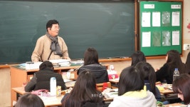 한자 한자 써내려간 부처니 가르침..