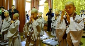 내원정사 동자승 출가, 봉축분위기 고조