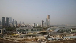 현대화된 노량진수산시장 마찰 ....수협 VS 기존상인